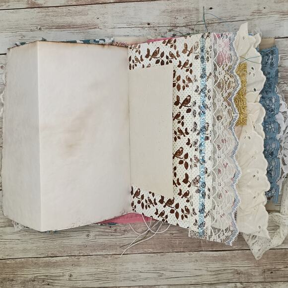 Turquoise Embellished Junk Journal: Flowers, Birds and Butterflies (NLB) - Picture 7 of 16